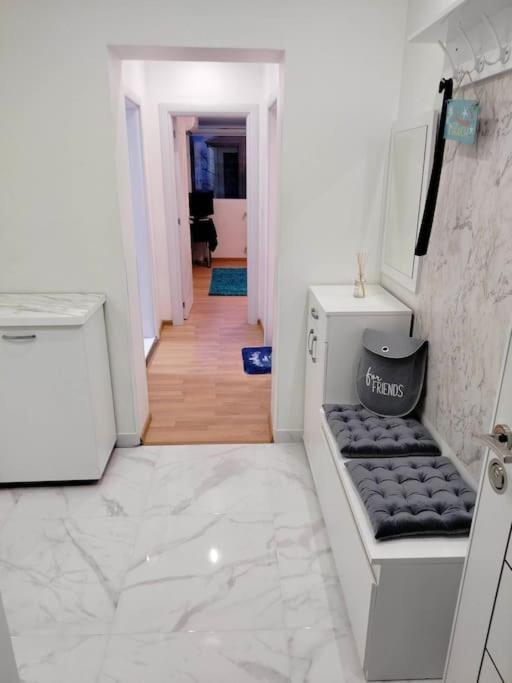 Apartament Alinik *