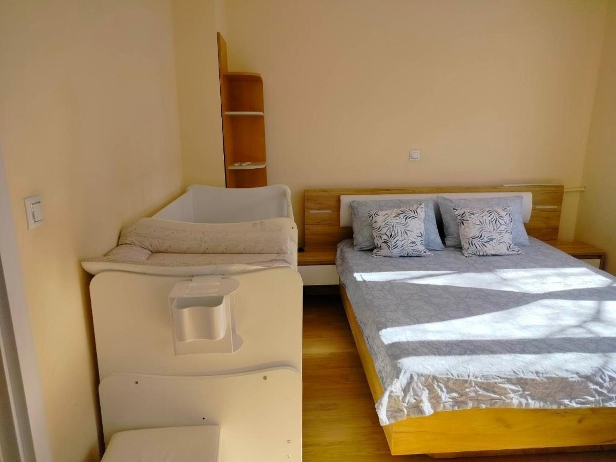 Apartament Alinik *